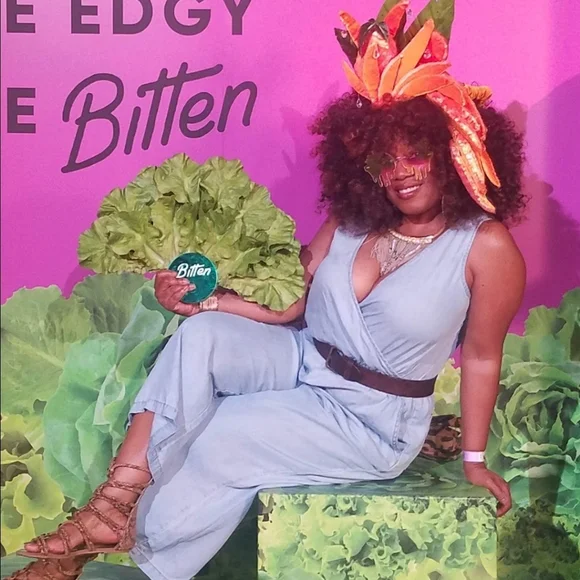 CO- LIKE THIS POST TO BE NOTIFIED WHEN I GO LIVE - Picture 11 of 16